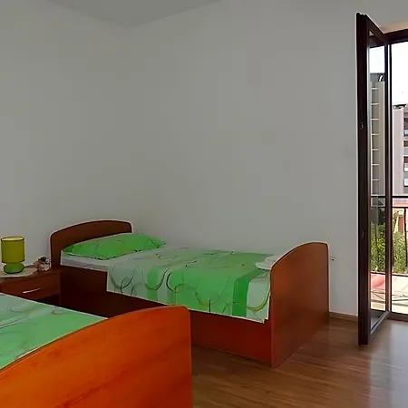 Travarevic - Two-bedroom 4 Adults No1