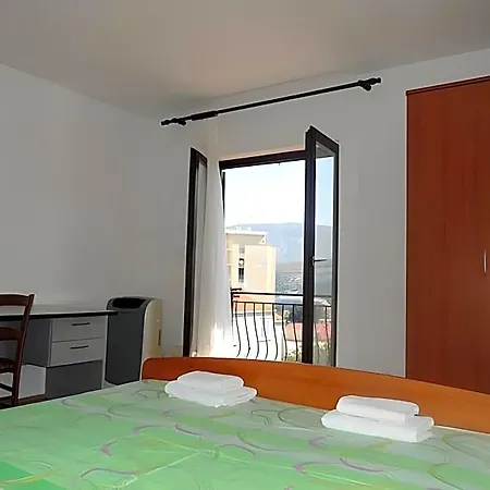 Travarevic - Two-bedroom 4 Adults No1 Lägenhet