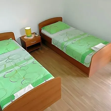 Travarevic - Two-bedroom 4 Adults No1 아파트